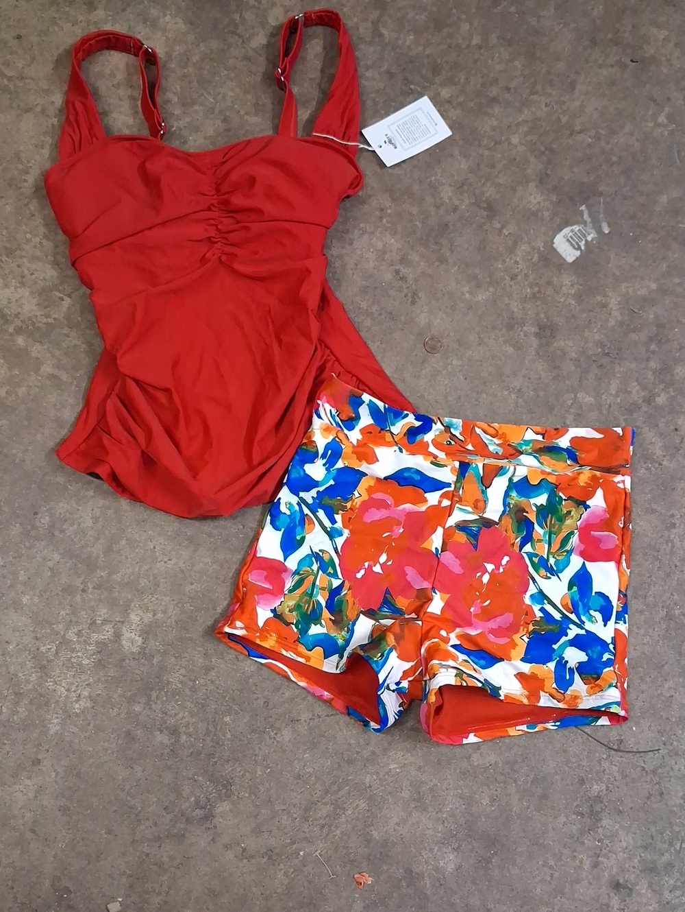 NWT Womens Two Piece Floral Tankini Set
